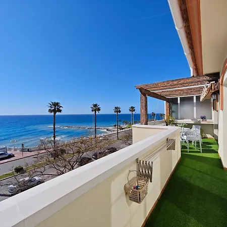 Tu Paraiso Frente Al Mar Atico En Benalmádena